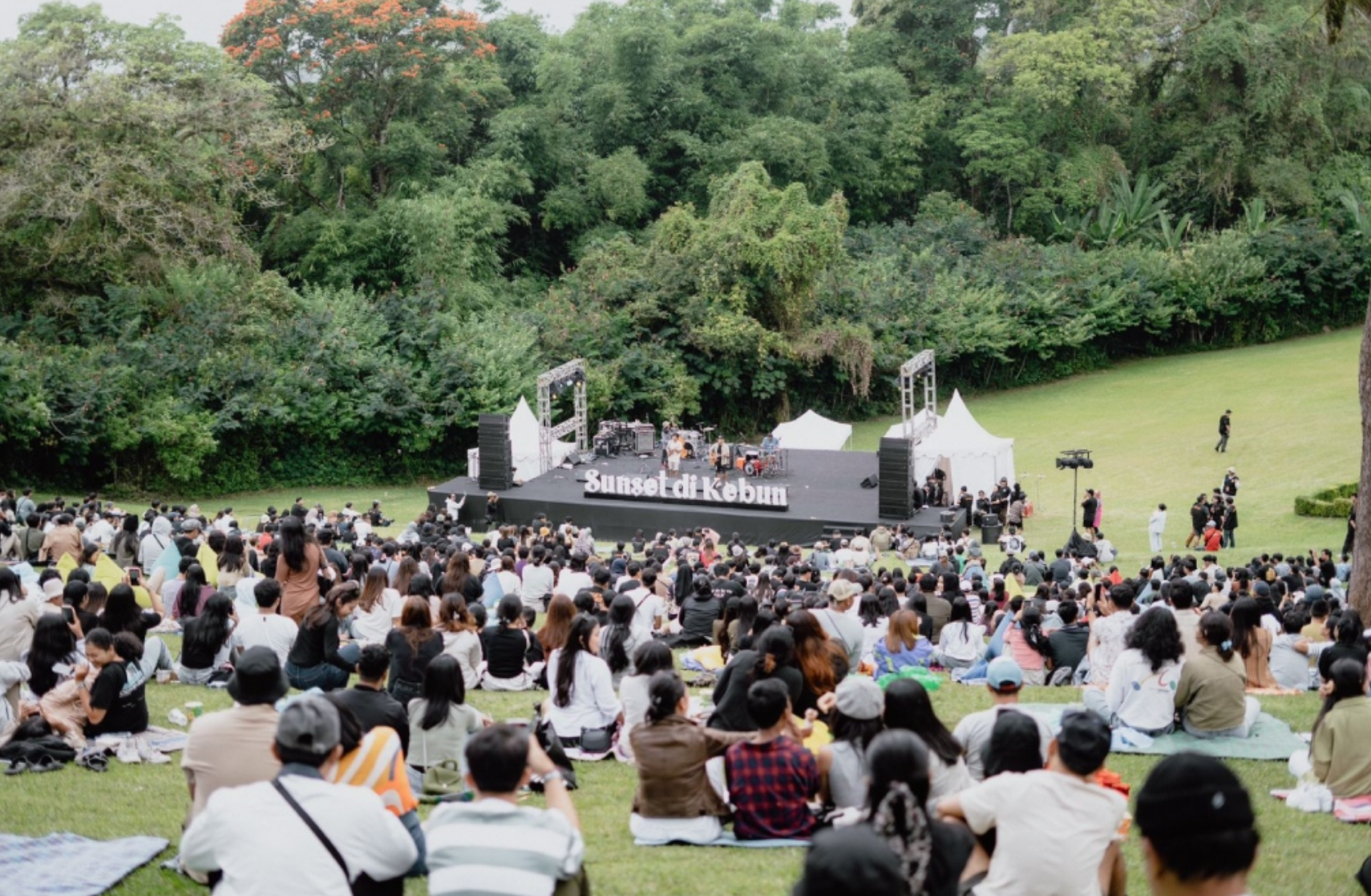 https://shockssrecord.com/sunset-di-kebun-hari-pertama-hadirkan-juicy-luicy-idgitaf-dan-fiersa-besari-di-kebun-raya-purwodadi-pasuruan/