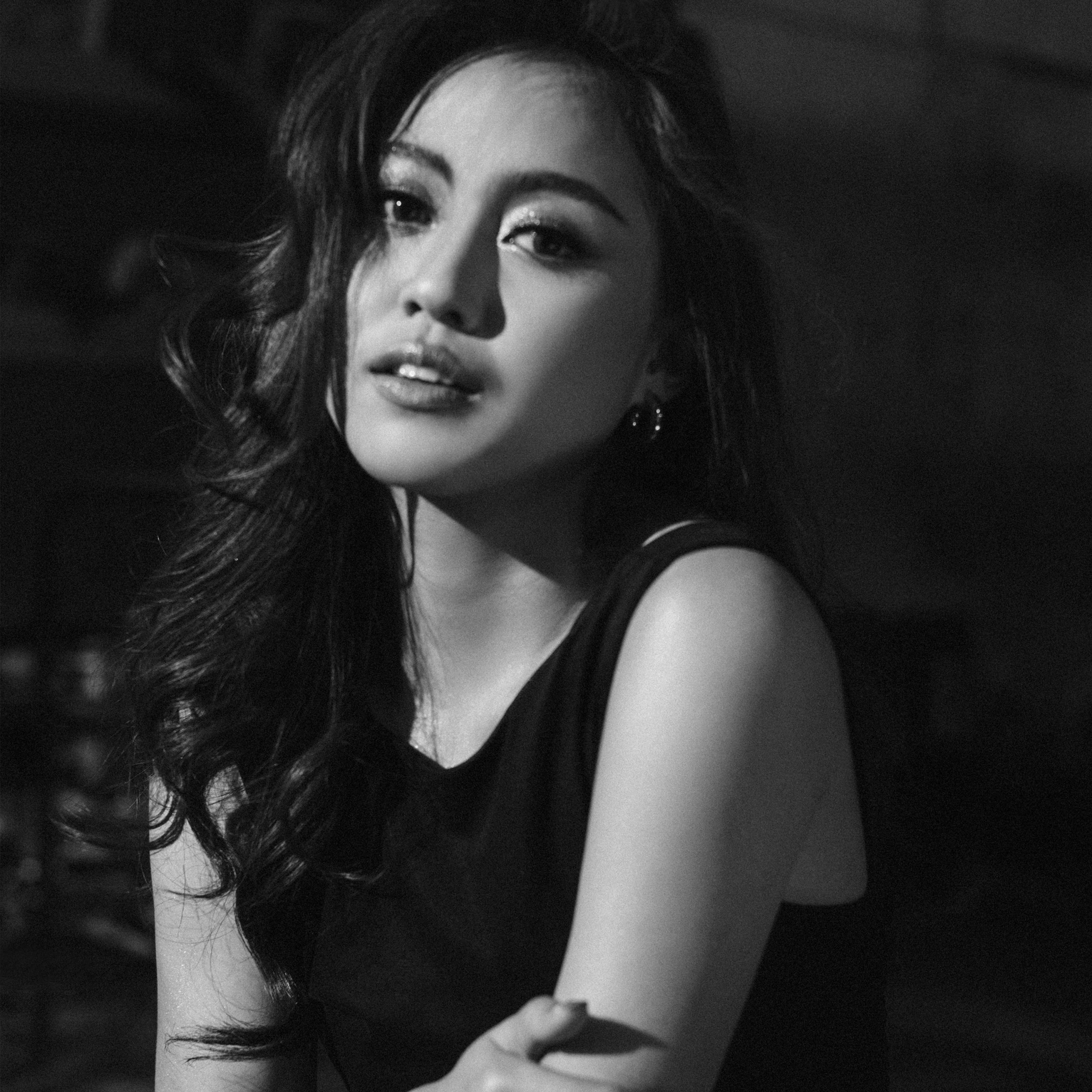 https://whensharingiscool.com/sisca-saras-kembali-dengan-single-terbawa-suasana-jujur-dan-penuh-keceriaan/
