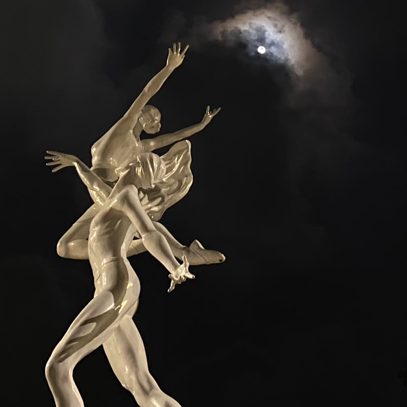 keleham-rilis-single-baru-the-moon-doesnt-smile-back-at-me