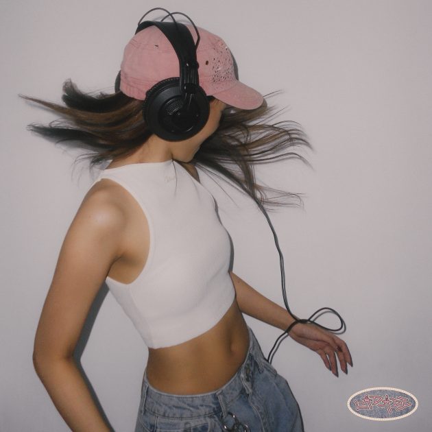 andrea-najla-hadirkan-vibes-2000-an-lewat-single-terbaru-la-da-di