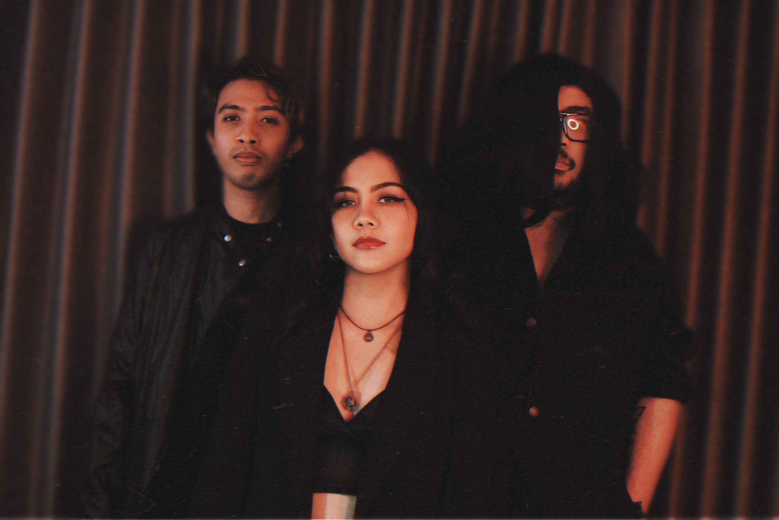 caessaria-kembali-dengan-album-dystopia-menemukan-cahaya-di-gelap-2