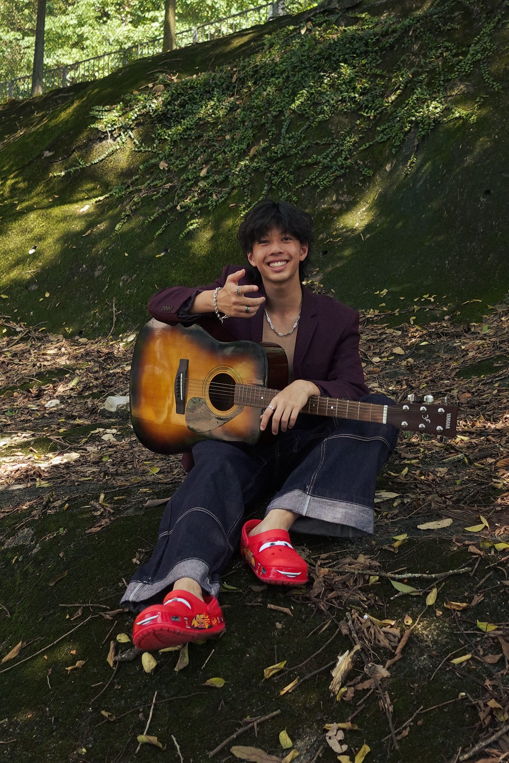 Adam Lee, debut single, Don’t Feel Right, musik baru, rilis 2025, penyanyi Indonesia, eksplorasi emosi, fresh sound, musik otentik