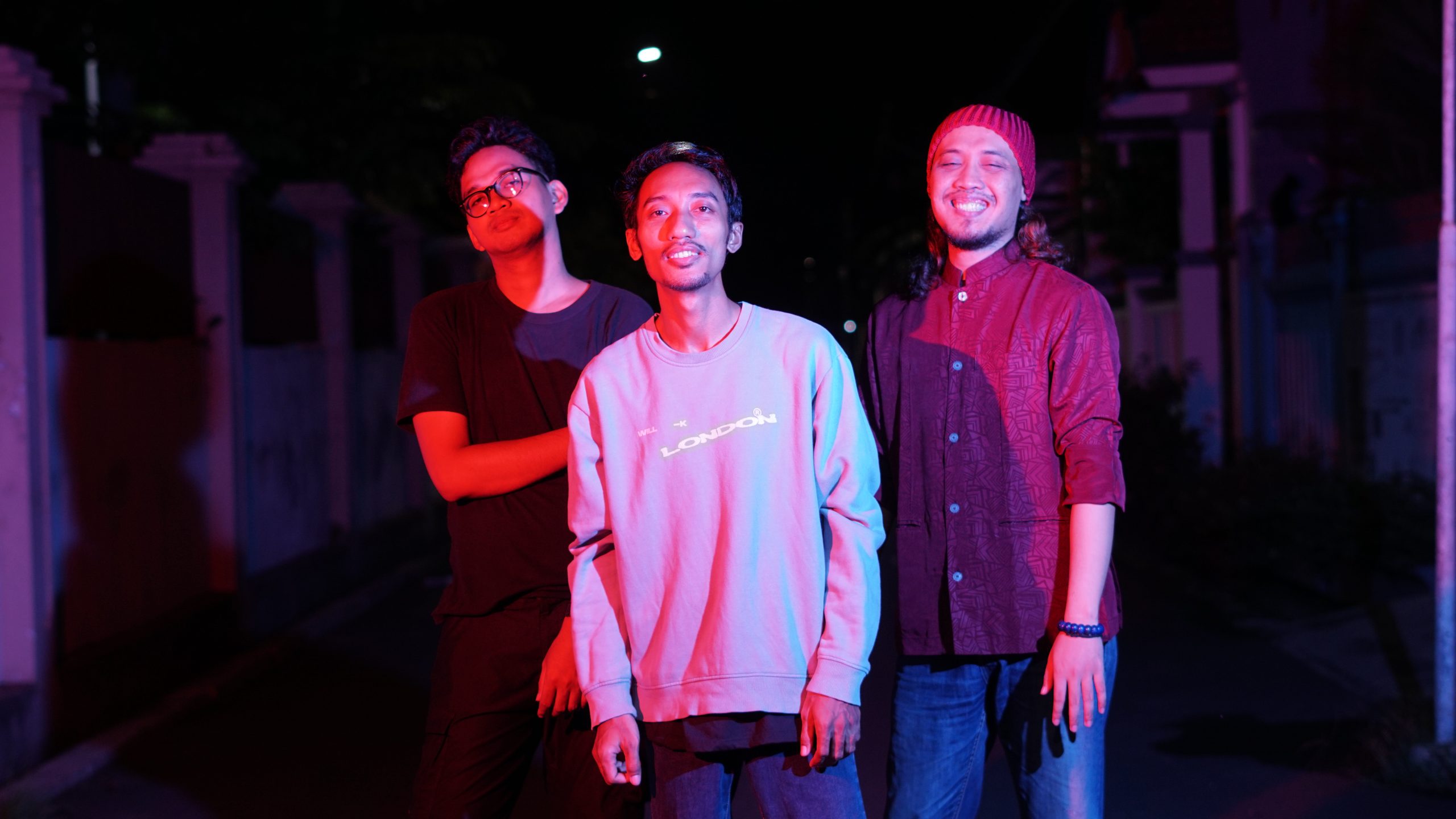 apricot-theory-rilis-embrace-eksplorasi-orkestra-gelap-dalam-balutan-grunge
